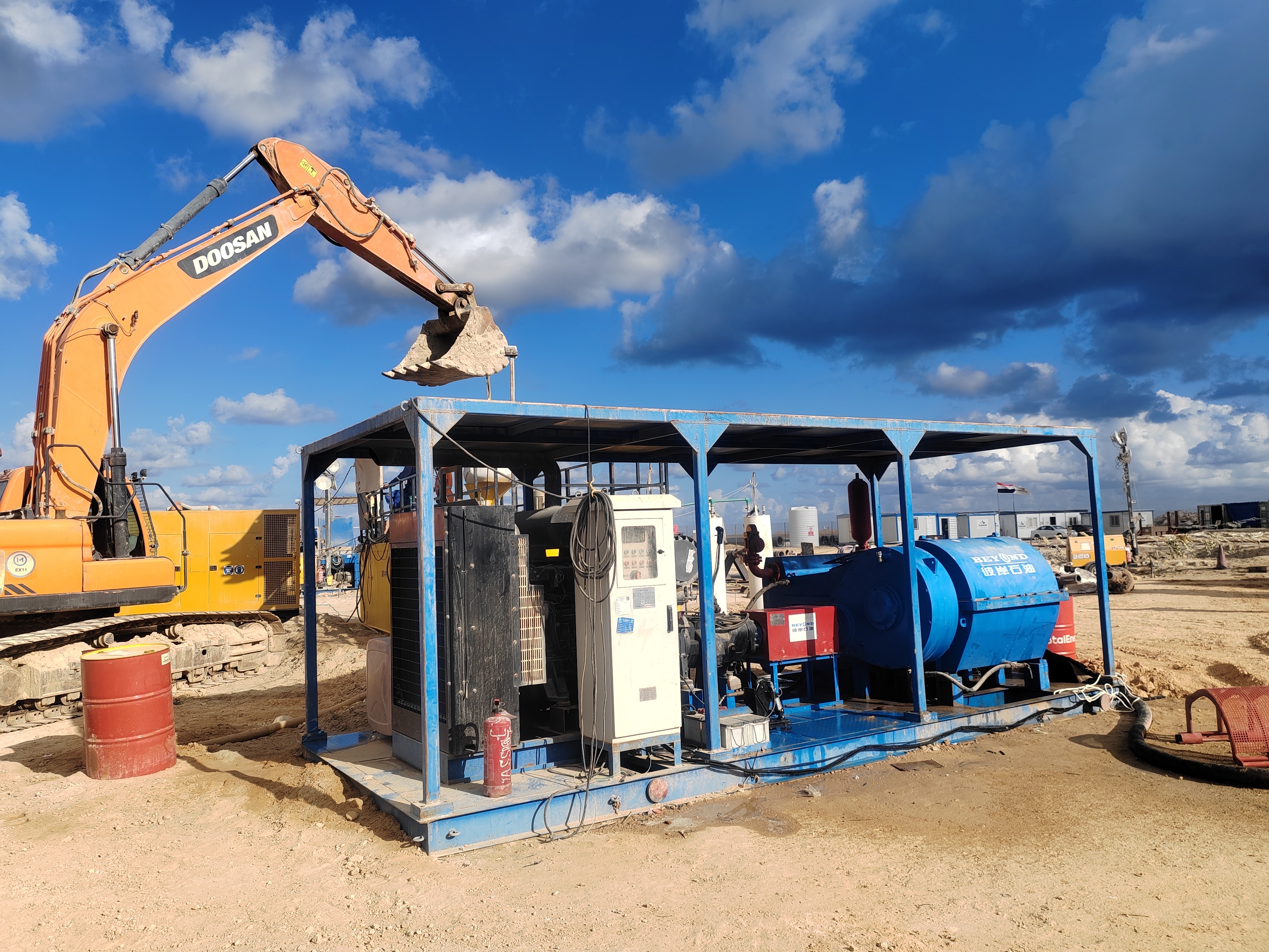 Two 3TP-2800 Mud Pumps at an HDD Project Site in Egypt — Technicians On Site to Install Remote Control Units